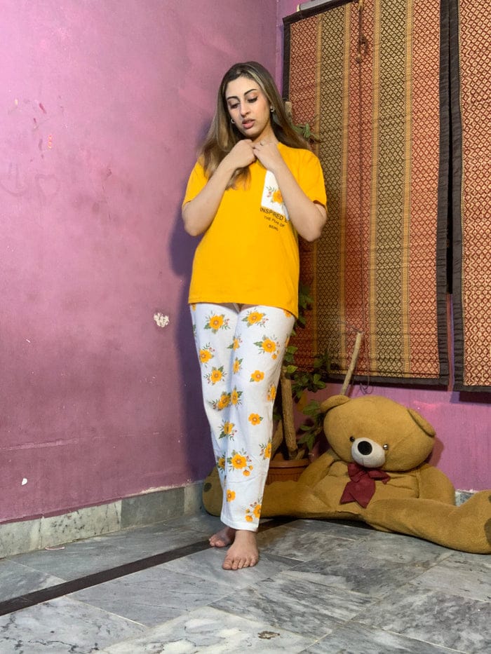 Women Stylish Comfort Night Wear Suit...